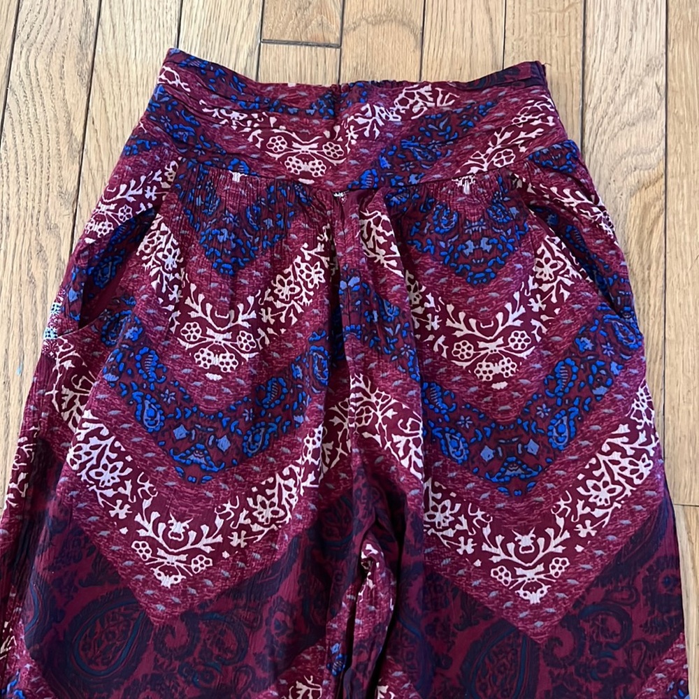 Patterned maroon pants - Picture 4 of 12